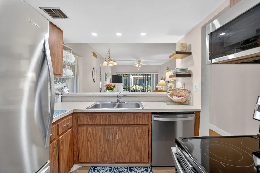 35 Greenbrier Marco Island FL 34145