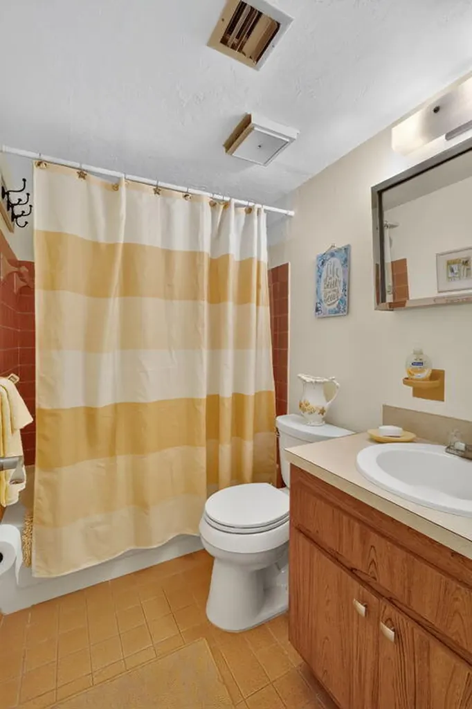 35 Greenbrier Marco Island FL 34145
