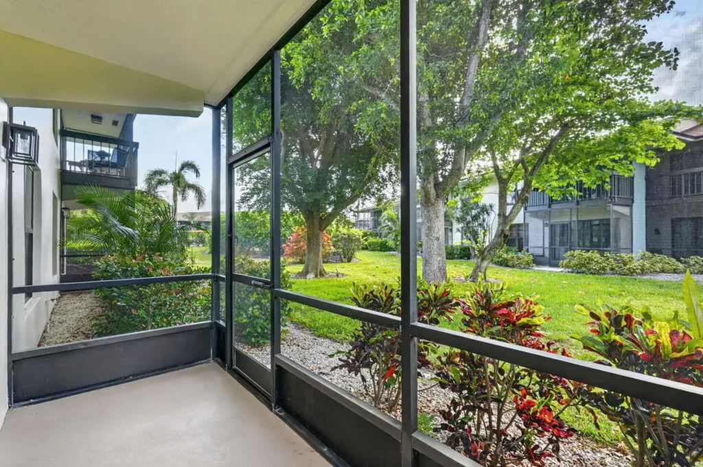 35 Greenbrier Marco Island FL 34145