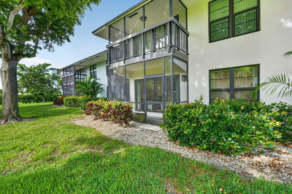 35 Greenbrier Marco Island FL 34145