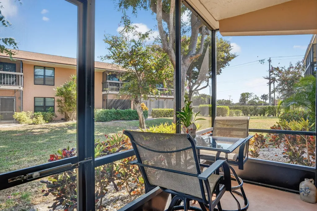 35 Greenbrier Marco Island FL 34145