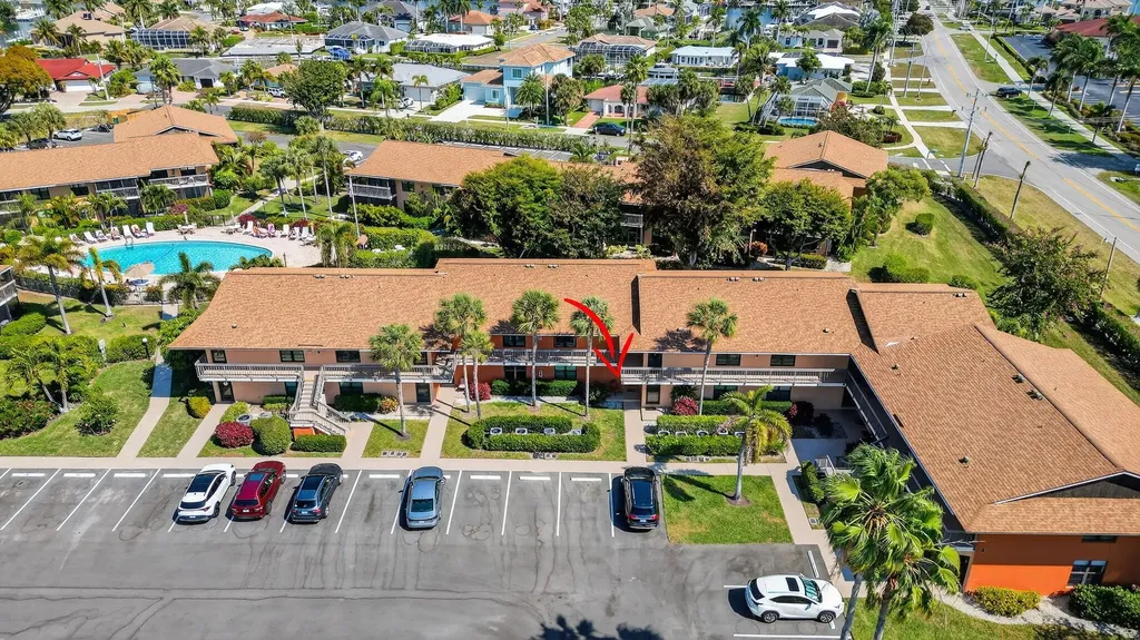 35 Greenbrier Marco Island FL 34145