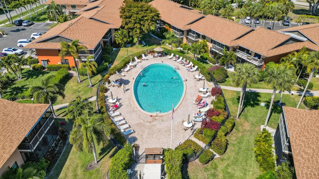 35 Greenbrier Marco Island FL 34145