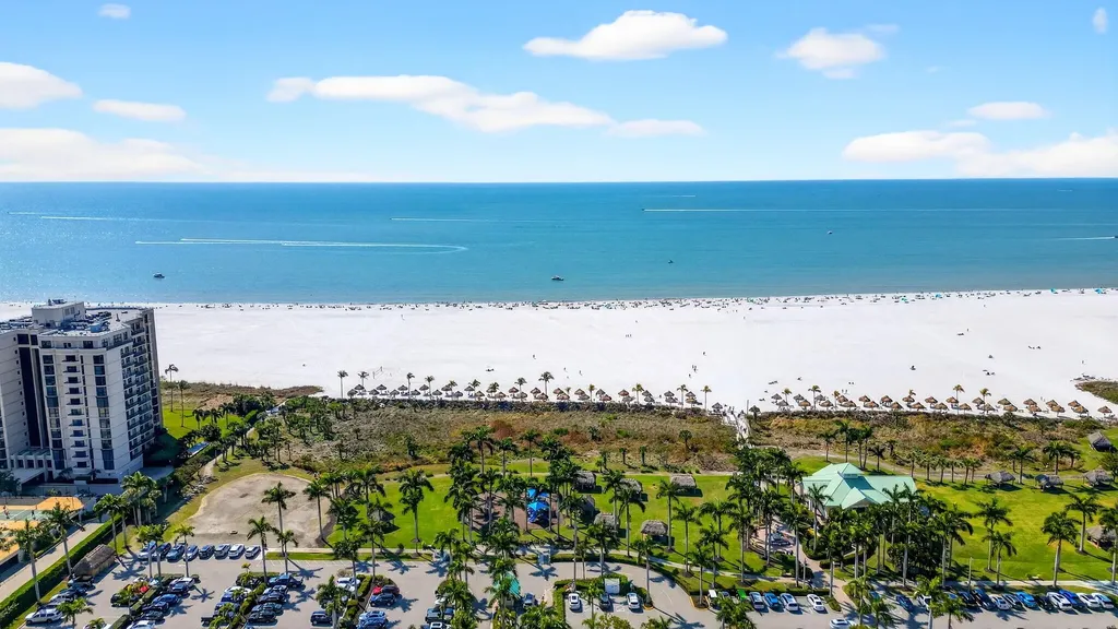 35 Greenbrier Marco Island FL 34145
