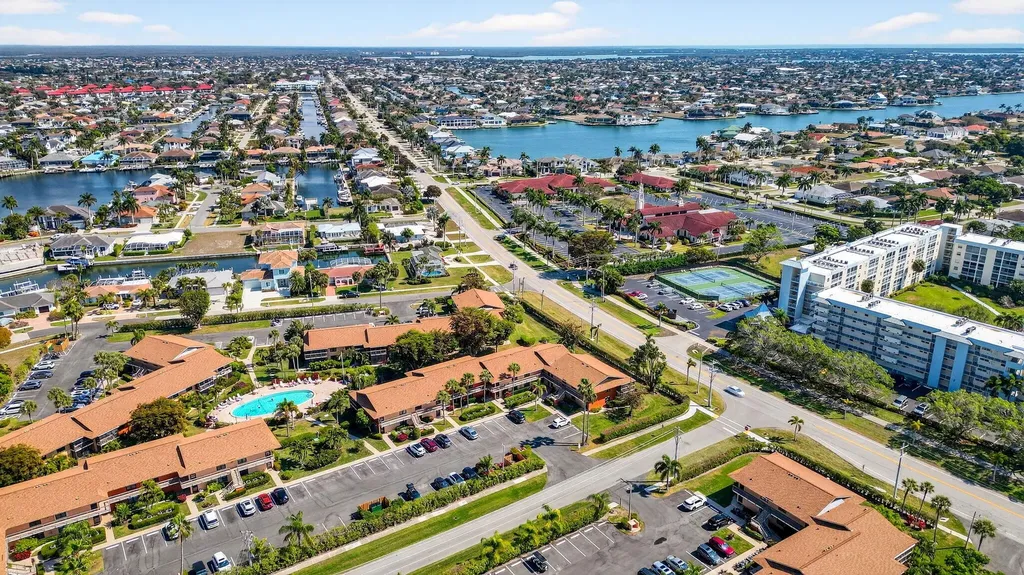 35 Greenbrier Marco Island FL 34145