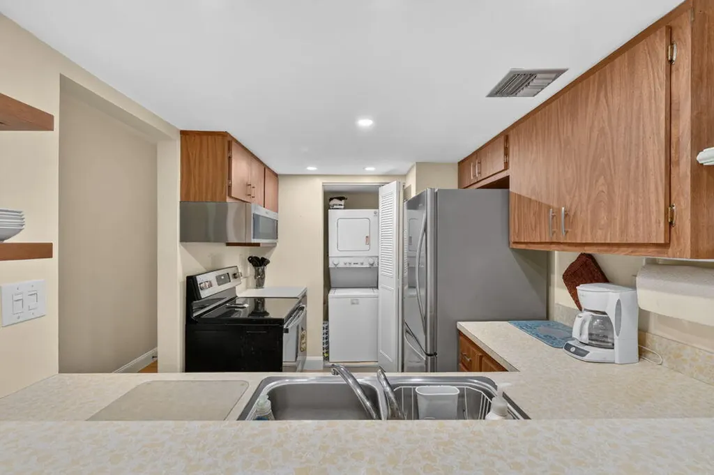35 Greenbrier Marco Island FL 34145