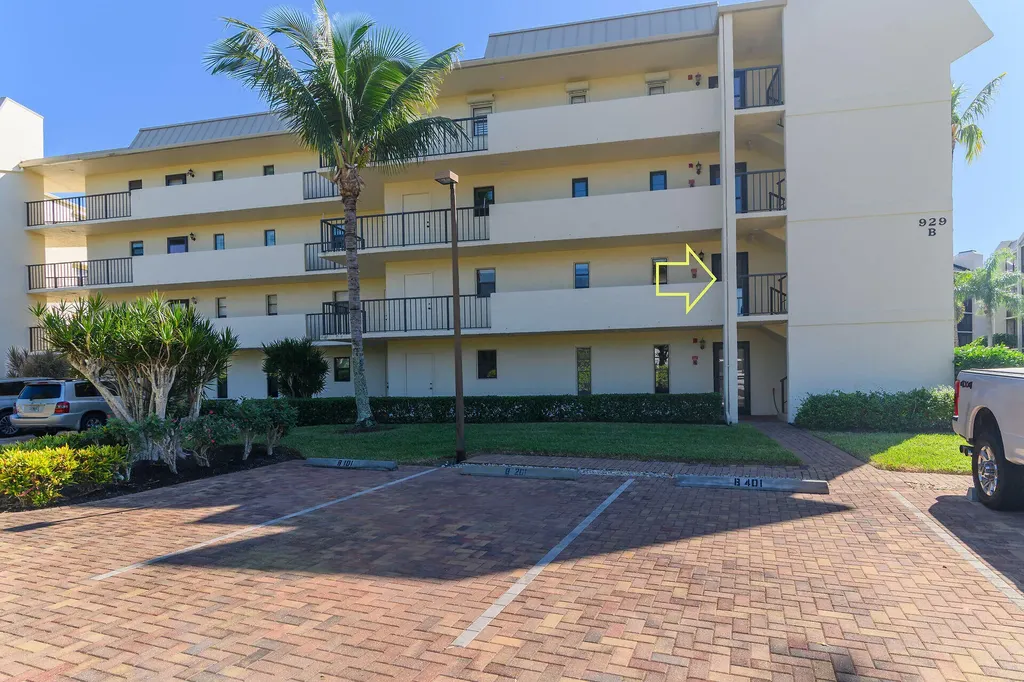 929 Collier Court Marco Island FL 34145