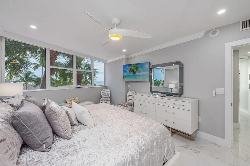 58 N Collier Marco Island FL 34145