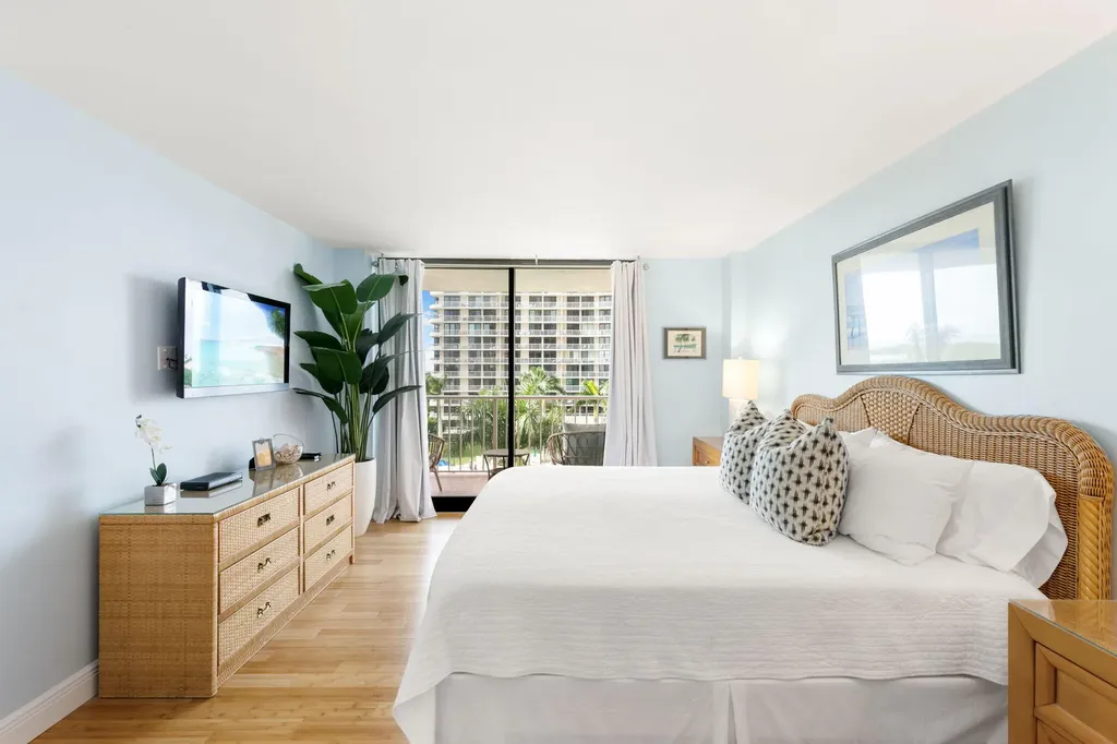 380 Seaview Court Marco Island FL 34145