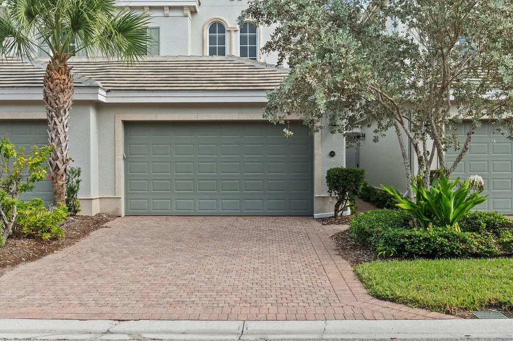 9243 Tesoro Lane Naples FL 34114