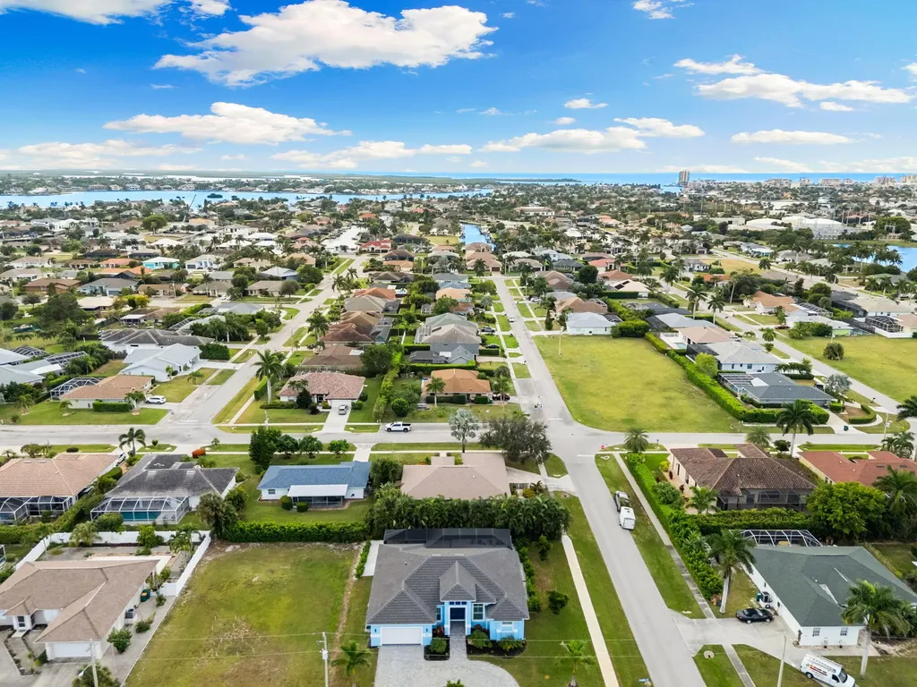 1460 Biscayne Way Marco Island FL 34145