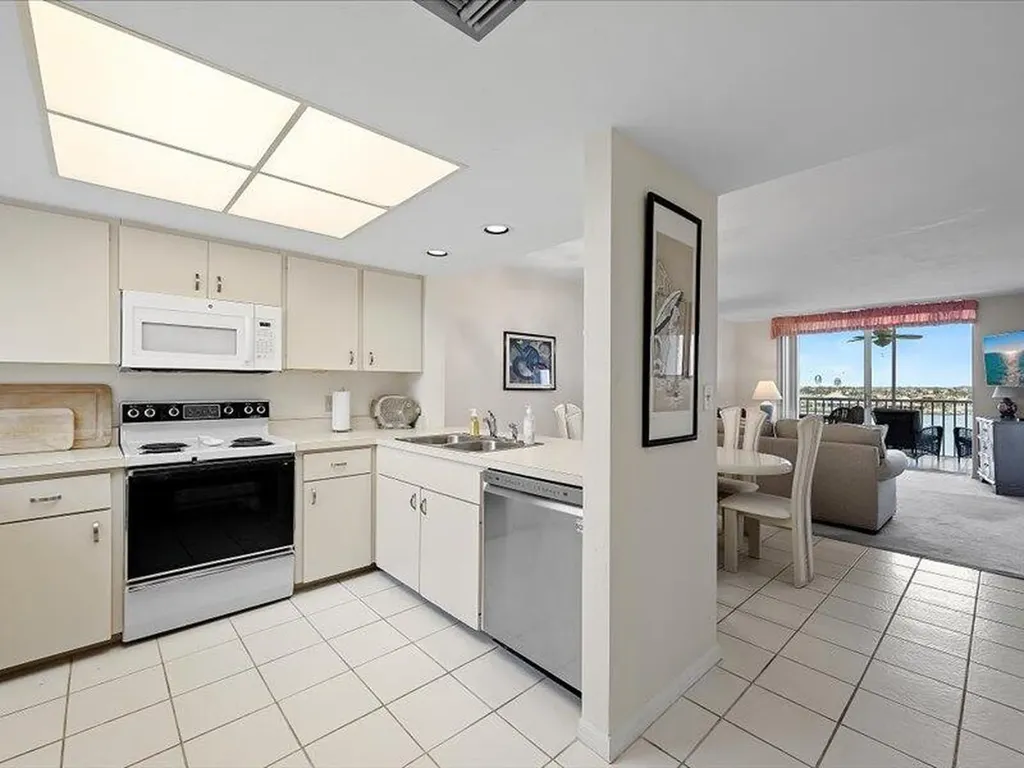 897 Collier Court Marco Island FL 34145