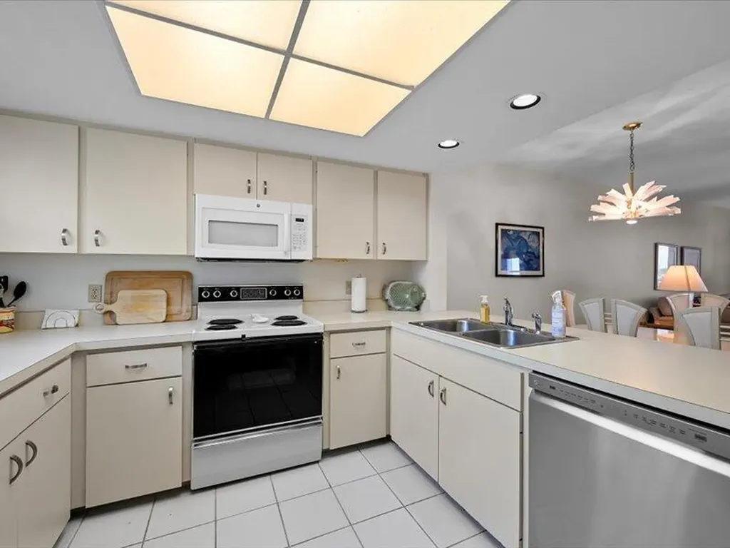 897 Collier Court Marco Island FL 34145