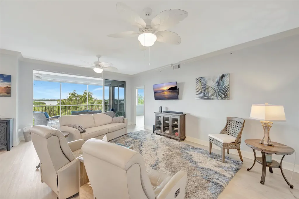 133 Vintage Bay Marco Island FL 34145