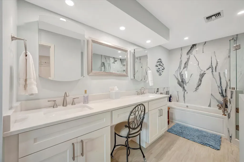 133 Vintage Bay Marco Island FL 34145