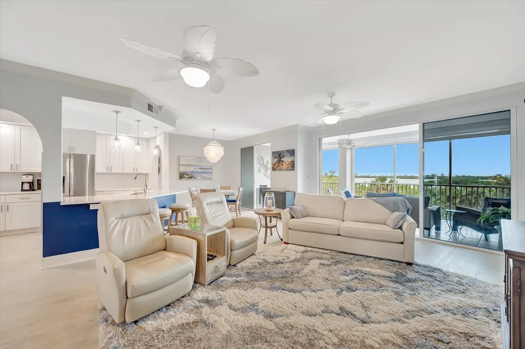 133 Vintage Bay Marco Island FL 34145