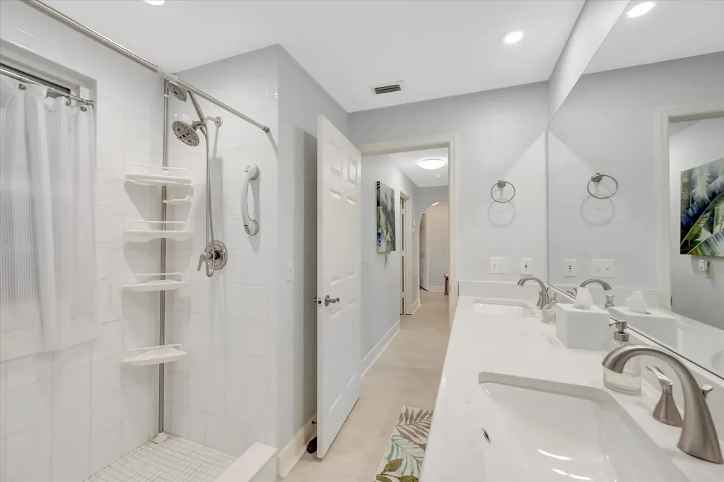 133 Vintage Bay Marco Island FL 34145