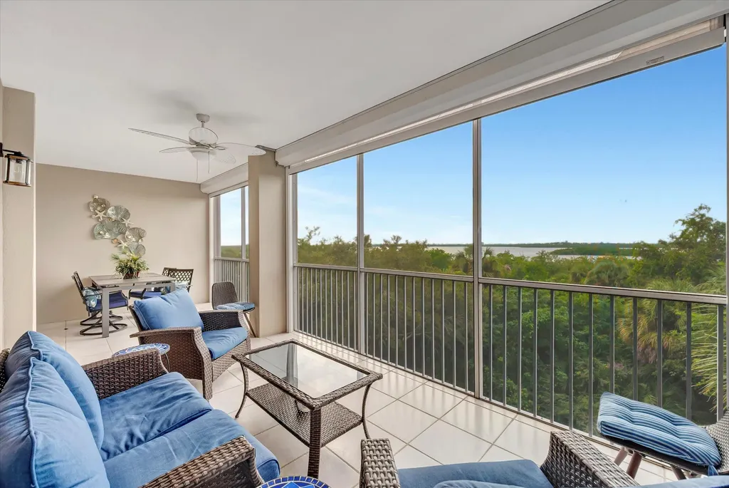 133 Vintage Bay Marco Island FL 34145