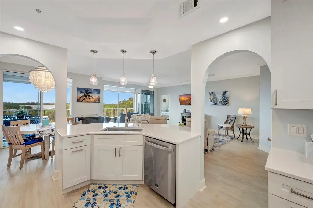 133 Vintage Bay Marco Island FL 34145