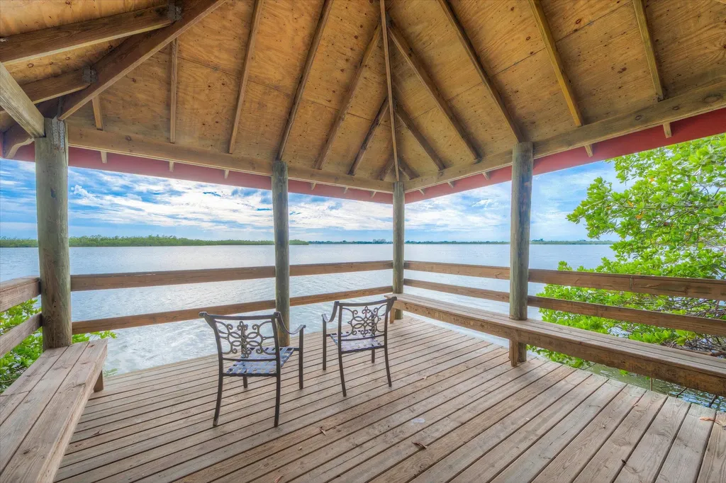 133 Vintage Bay Marco Island FL 34145