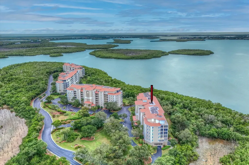 133 Vintage Bay Marco Island FL 34145