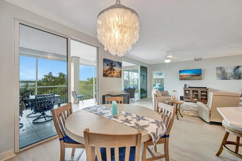 133 Vintage Bay Marco Island FL 34145