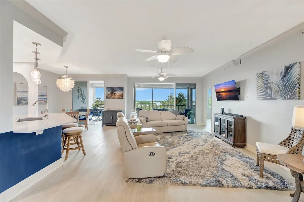 133 Vintage Bay Marco Island FL 34145