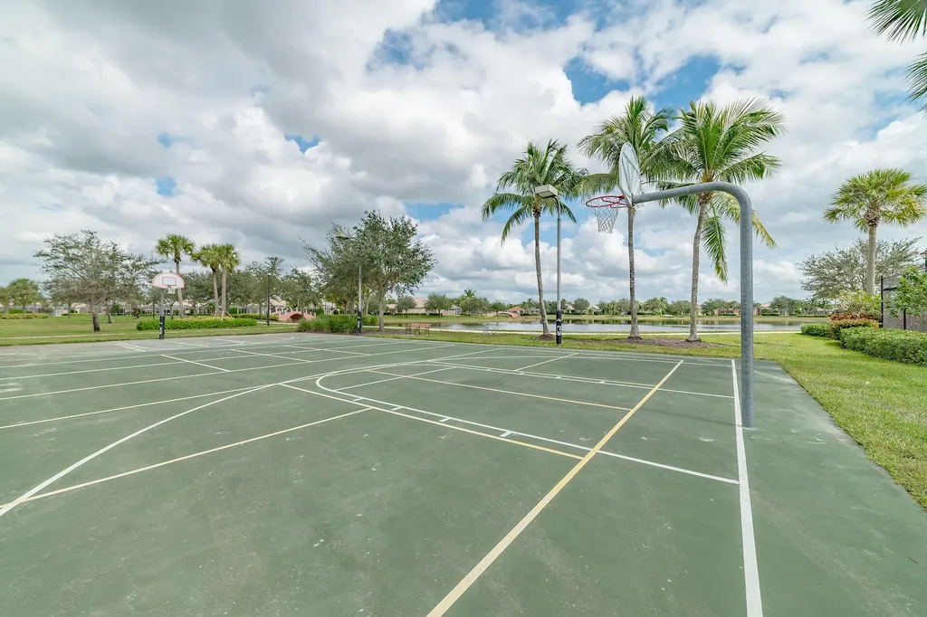 8044 Josefa Way Naples FL 34114