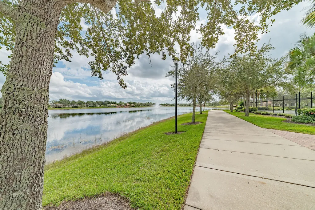 8044 Josefa Way Naples FL 34114