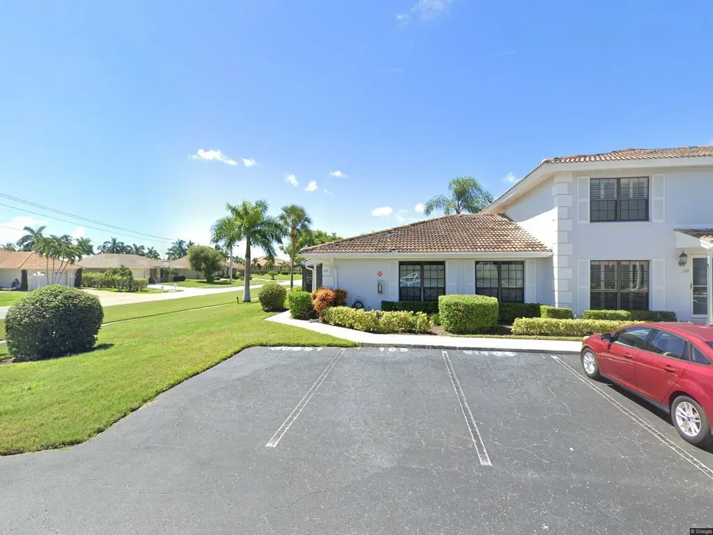 105 Clyburn Marco Island FL 34145