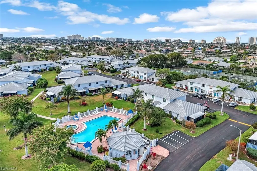 105 Clyburn Marco Island FL 34145