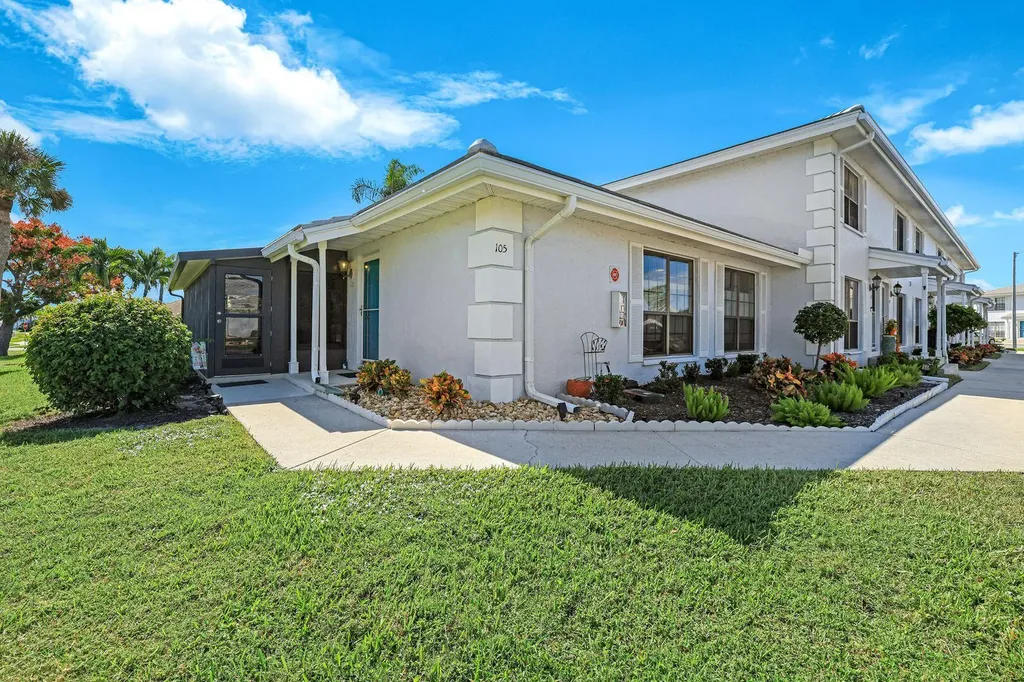 105 Clyburn Marco Island FL 34145