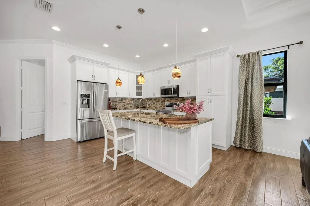 833 109th Avenue N Naples FL 34108