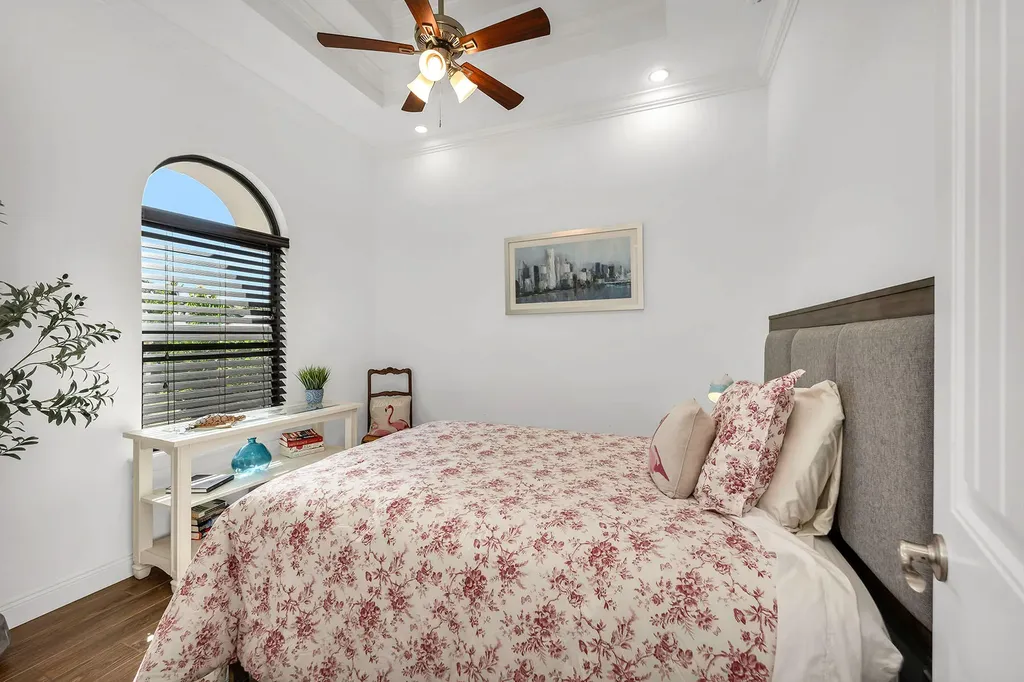 833 109th Avenue N Naples FL 34108