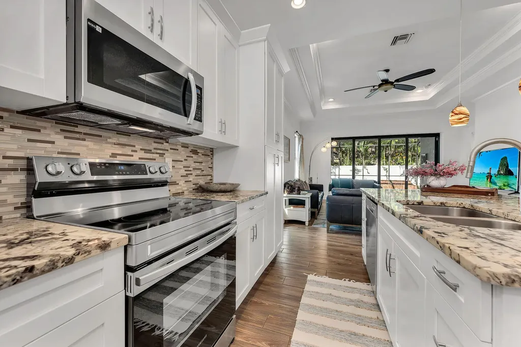 833 109th Avenue N Naples FL 34108