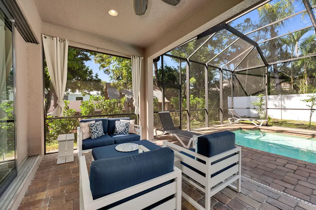 833 109th Avenue N Naples FL 34108