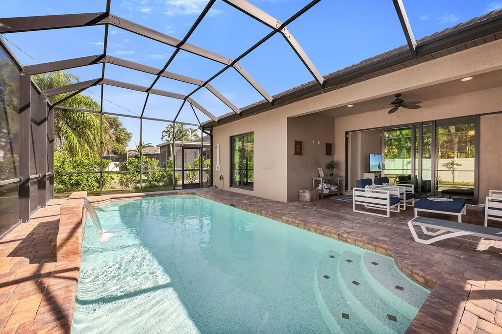 833 109th Avenue N Naples FL 34108