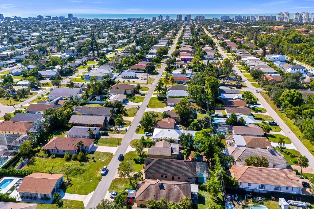 833 109th Avenue N Naples FL 34108