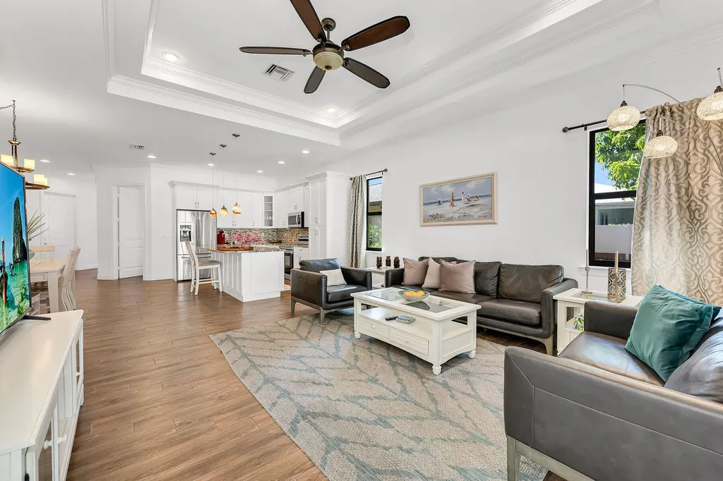 833 109th Avenue N Naples FL 34108