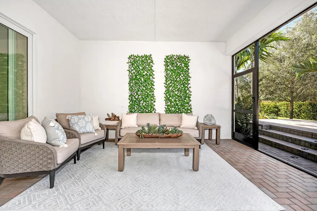 11241 Daphne Court Naples FL 34120