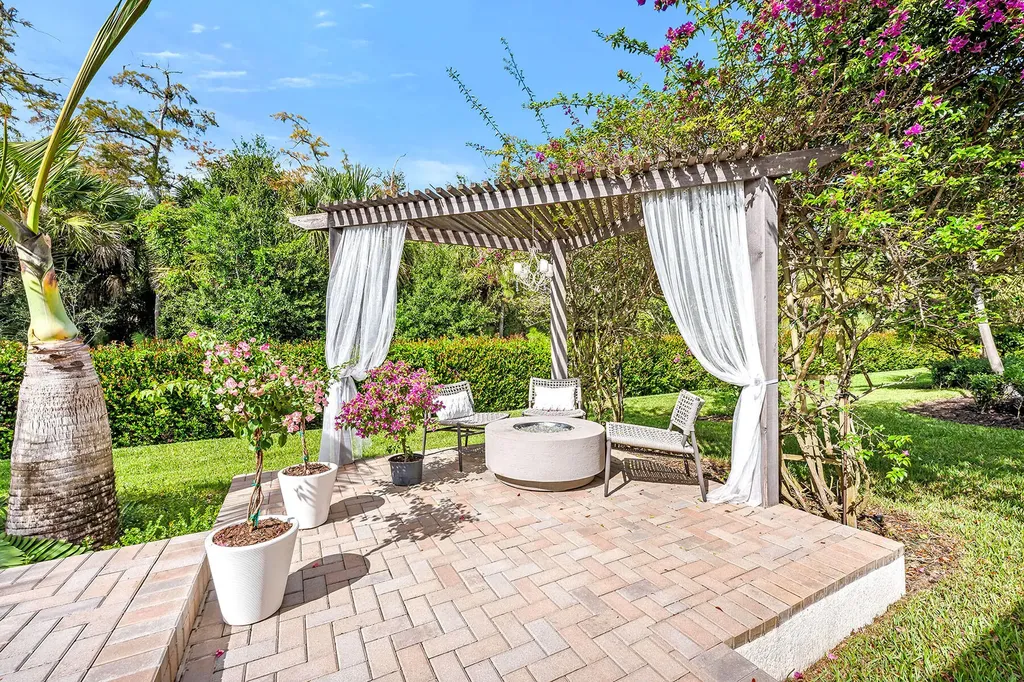 11241 Daphne Court Naples FL 34120