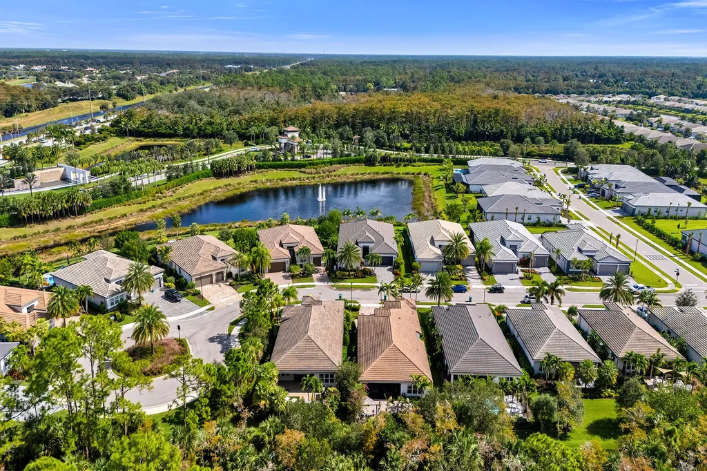 11241 Daphne Court Naples FL 34120