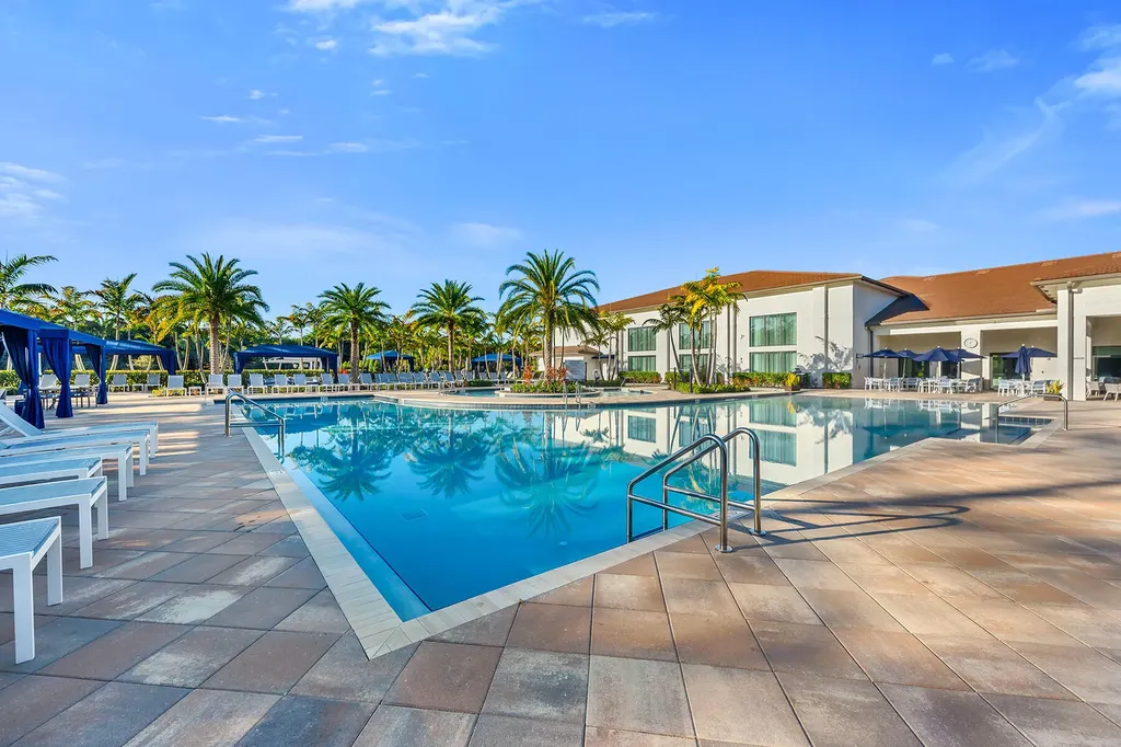 11241 Daphne Court Naples FL 34120