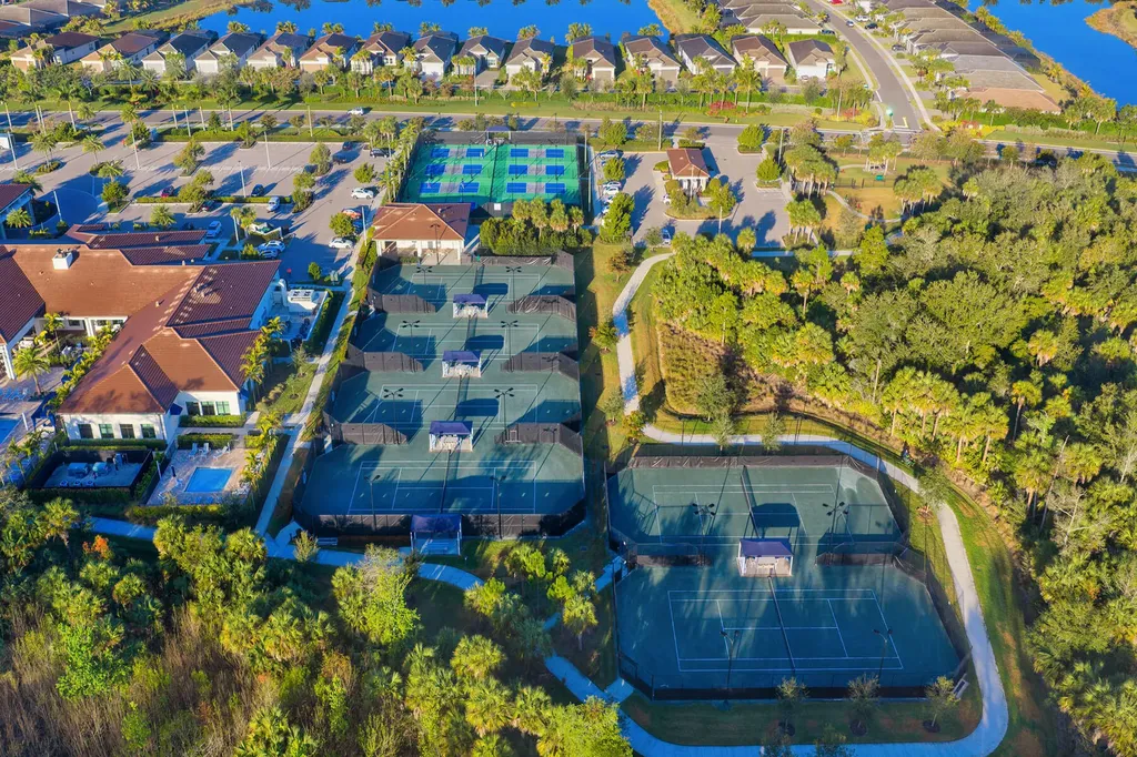 11241 Daphne Court Naples FL 34120