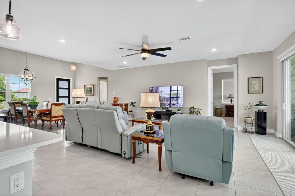 18725 Lake Hammock Drive Naples FL 34114