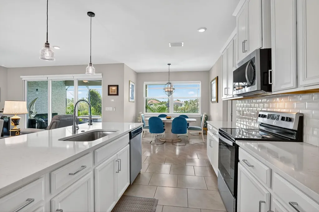 18725 Lake Hammock Drive Naples FL 34114