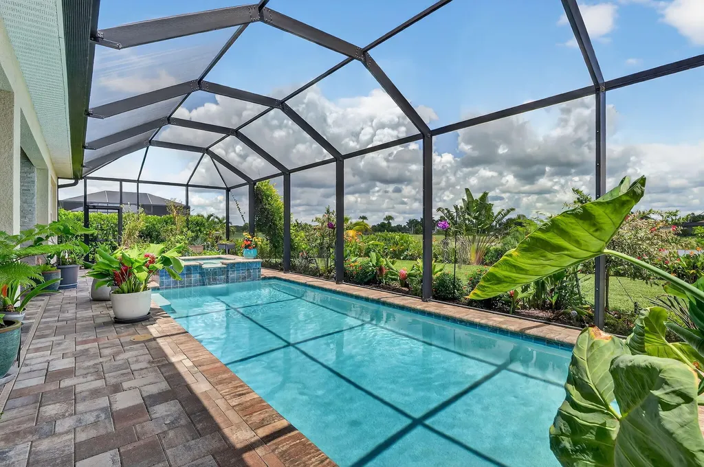 18725 Lake Hammock Drive Naples FL 34114