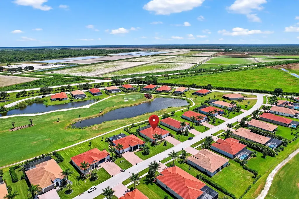 18725 Lake Hammock Drive Naples FL 34114