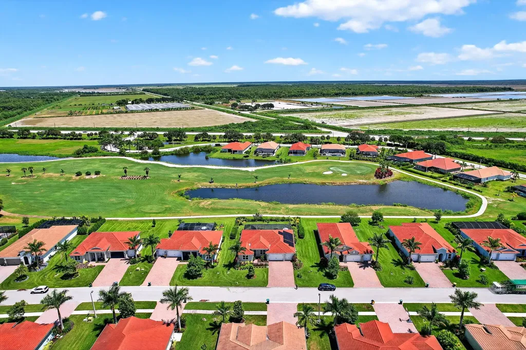 18725 Lake Hammock Drive Naples FL 34114