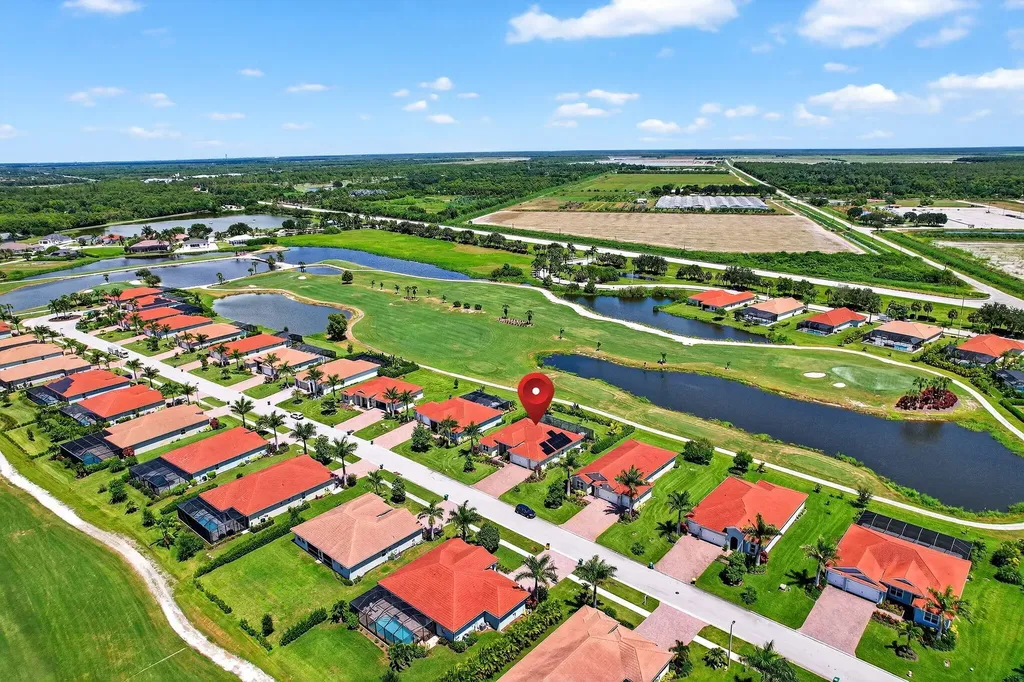 18725 Lake Hammock Drive Naples FL 34114